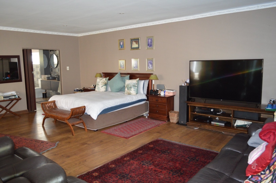 4 Bedroom Property for Sale in Wilkoppies North West